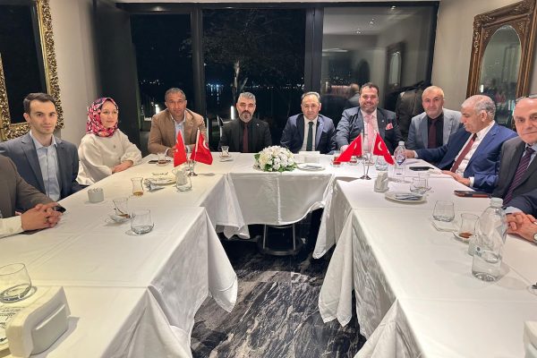 Vakfımız, 15 Mart Cumartesi günü düzenlemiş olduğu iftar programında 2025 yılının ilk Yönetim ve Denetim Kurulu toplantısını gerçekleştirdi.