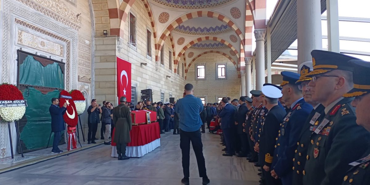 Tüm şehitlerimize Allah’tan rahmet; kederli ailelerine, yakınlarına ve aziz Türk milletine başsağlığı ve sabır diliyoruz.