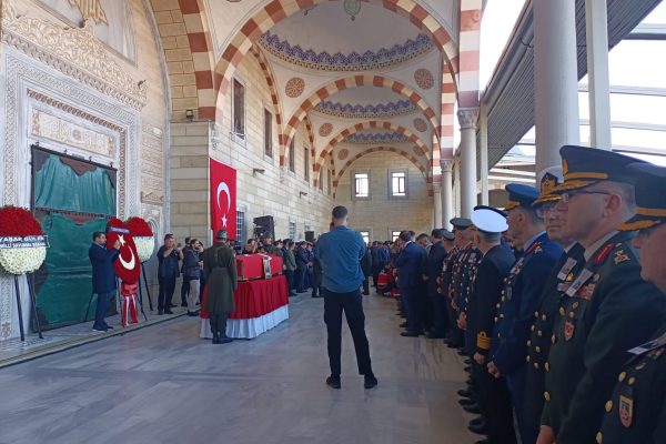 Tüm şehitlerimize Allah’tan rahmet; kederli ailelerine, yakınlarına ve aziz Türk milletine başsağlığı ve sabır diliyoruz.