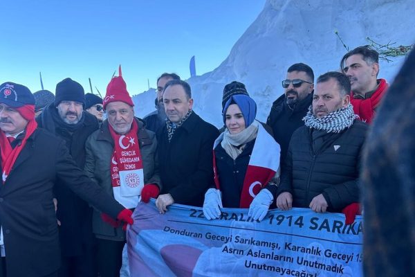 Aile ve Sosyal Hizmetler Bakanımız Sayın Mahinur Özdemir Göktaş ile birlikte Sarıkamış Şehitlerini anma etkinlikleri kapsamında “KARDAN HEYKELLER SERGİSİNİ” açtık.