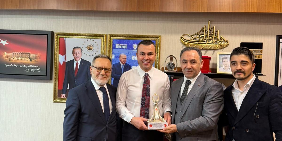 AK Parti MKYK Üyesi Sayın Seyithan İZSİZ’e makamında ziyaret