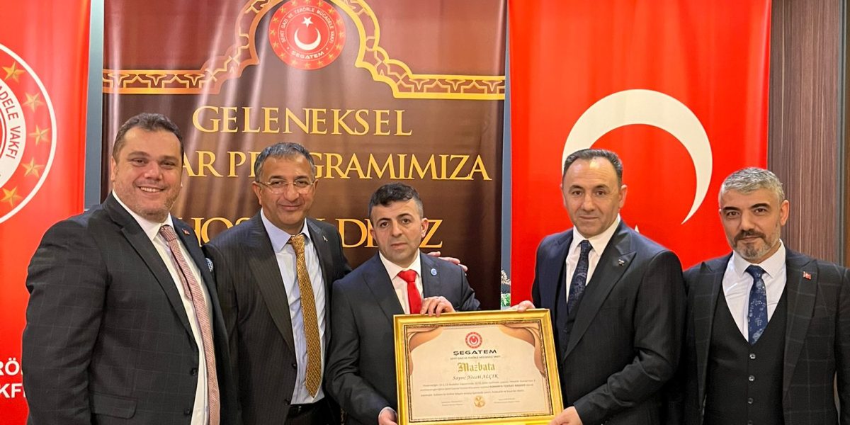 Vakfımızın Romanya Temsilciliği görevine Sayın Necati Alçık atanmış olup, kendisine mazbatası takdim edilmiştir.