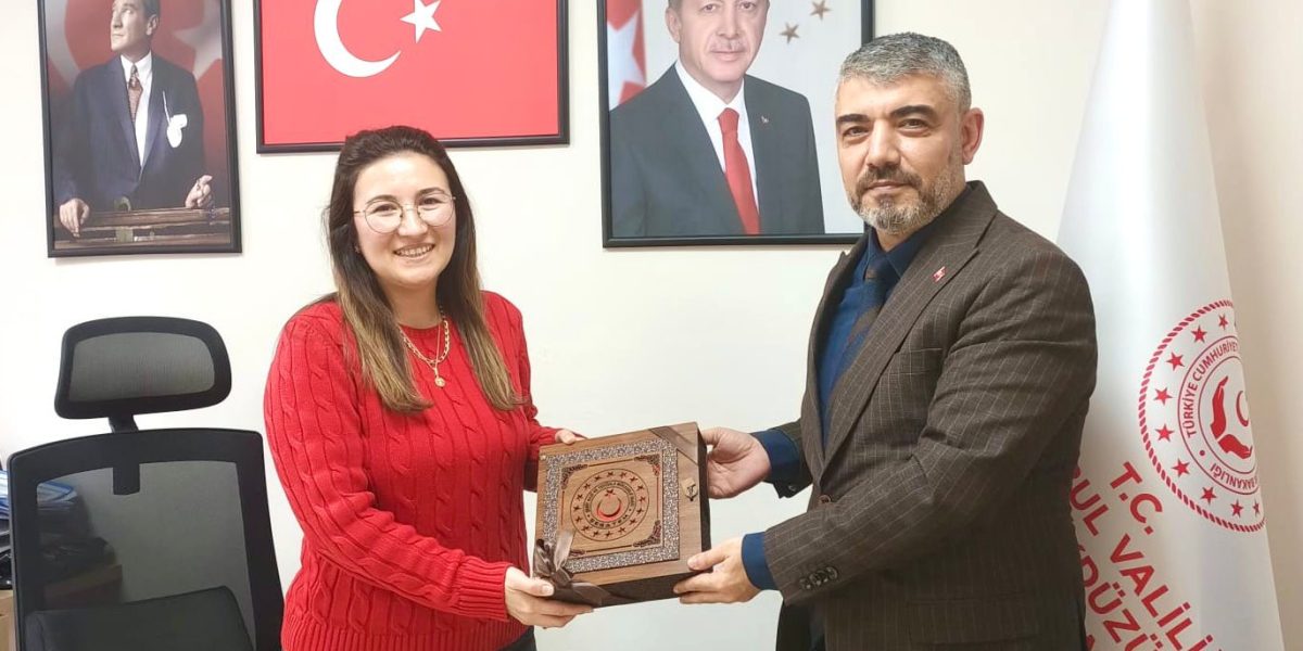 Şehitler Haftası münasebetiyle Aile ve Sosyal Hizmetler Bakanlığı Beylikdüzü Sosyal Hizmet Merkezi Müdürü Sayın Tuğba Çakmak’a ziyaret